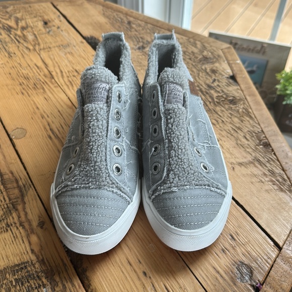 NWOT Blowfish sneakers size Y5/ W7 - Picture 2 of 5